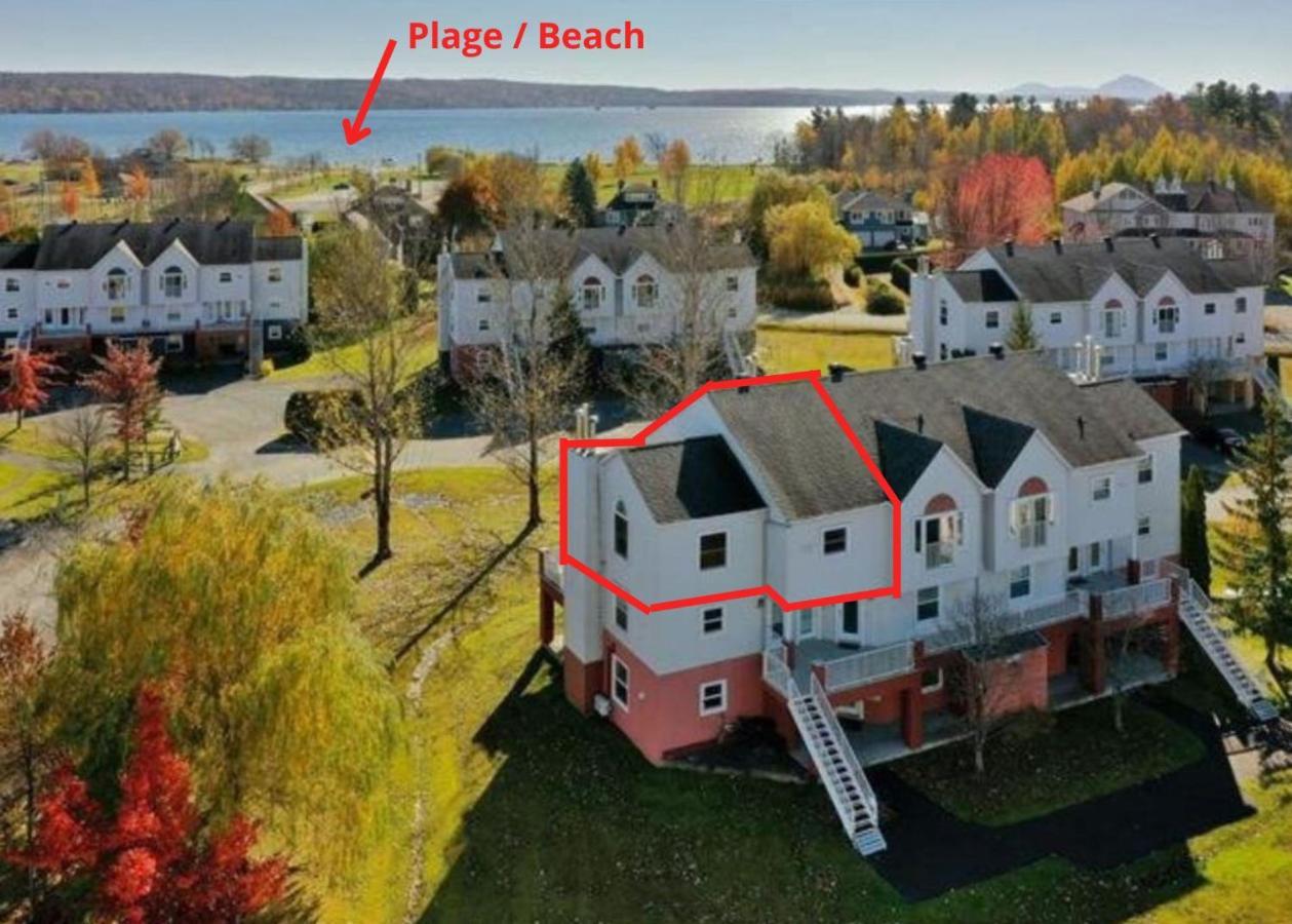 Chaleureux Condo A Magog Bagian luar foto