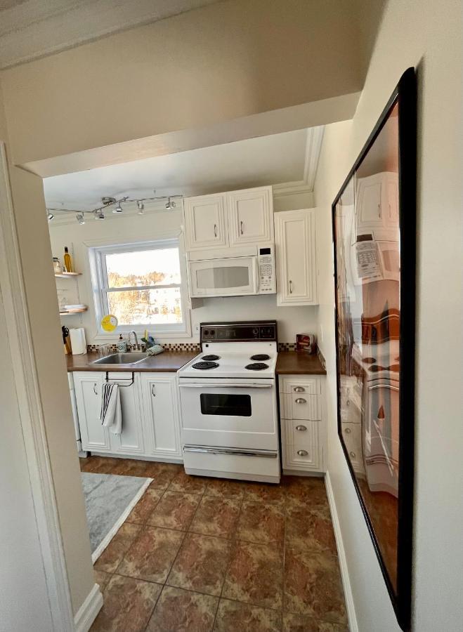 Chaleureux Condo A Magog Bagian luar foto